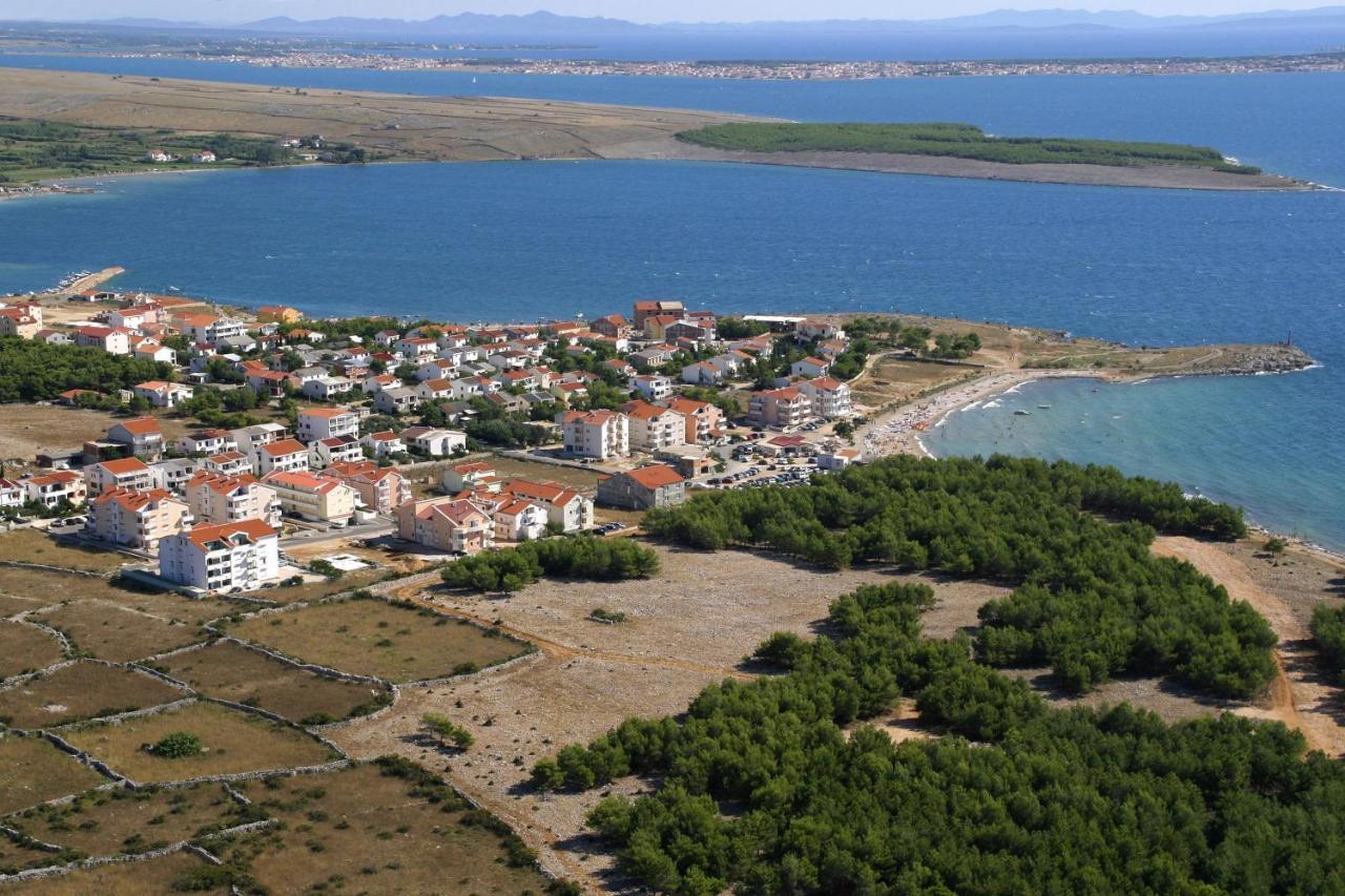 Family Friendly Apartments With A Swimming Pool Povljana, Pag - 244 Εξωτερικό φωτογραφία