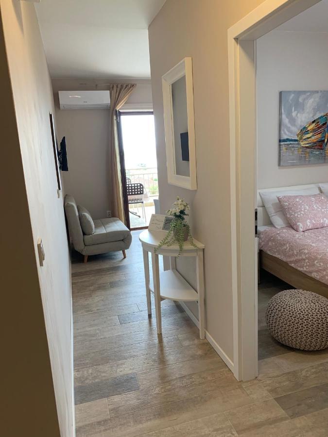 Family Friendly Apartments With A Swimming Pool Povljana, Pag - 244 Εξωτερικό φωτογραφία