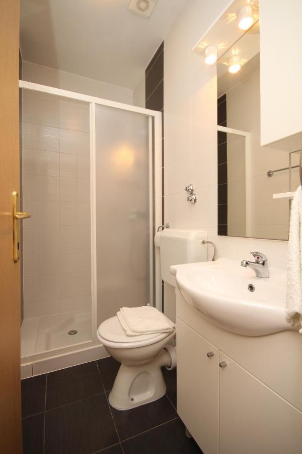 Family Friendly Apartments With A Swimming Pool Povljana, Pag - 244 Εξωτερικό φωτογραφία