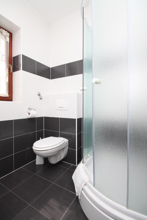 Family Friendly Apartments With A Swimming Pool Povljana, Pag - 244 Εξωτερικό φωτογραφία