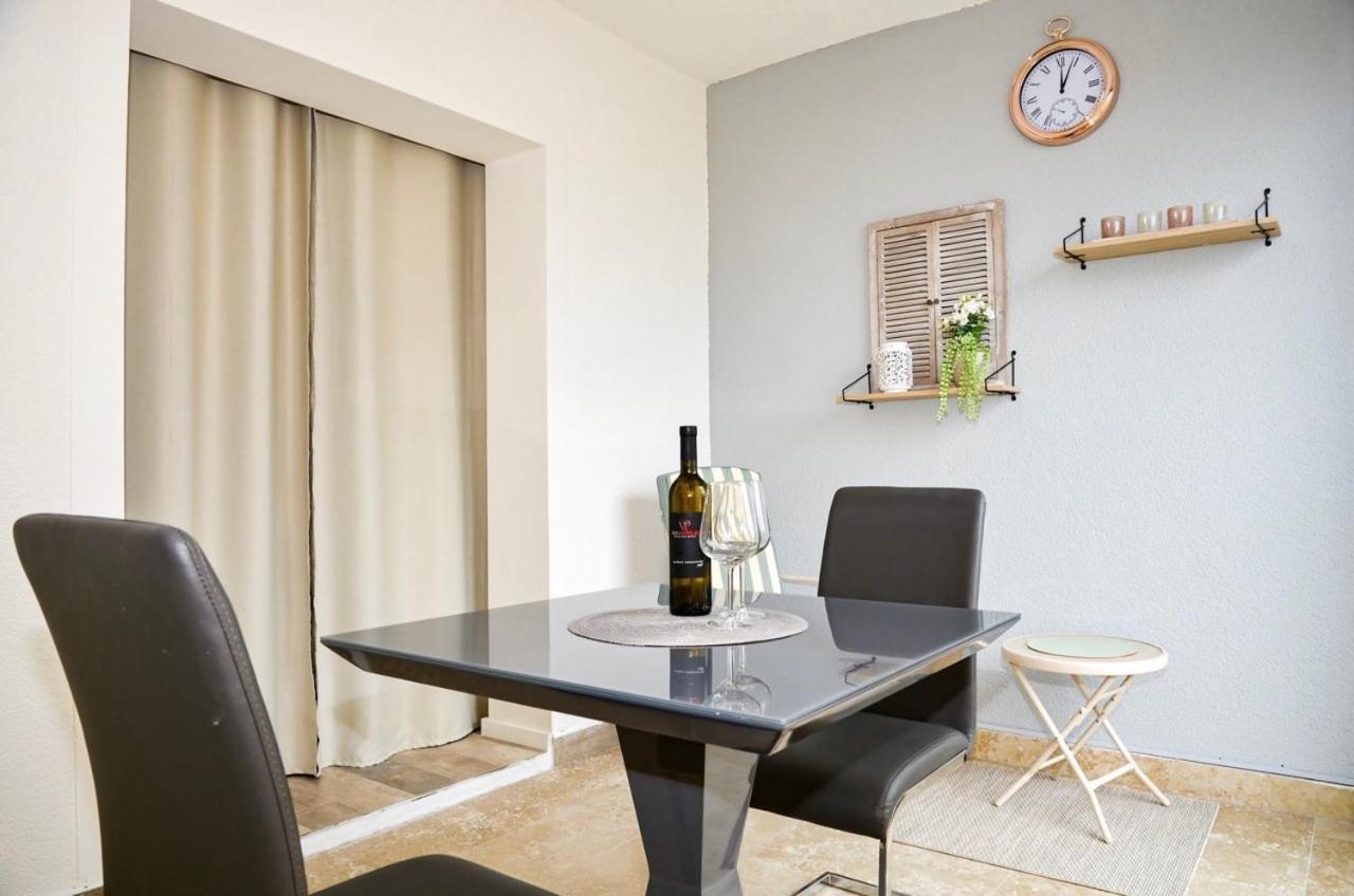Family Friendly Apartments With A Swimming Pool Povljana, Pag - 244 Εξωτερικό φωτογραφία