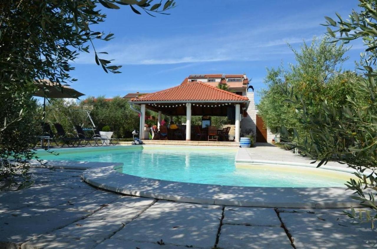 Family Friendly Apartments With A Swimming Pool Povljana, Pag - 244 Εξωτερικό φωτογραφία