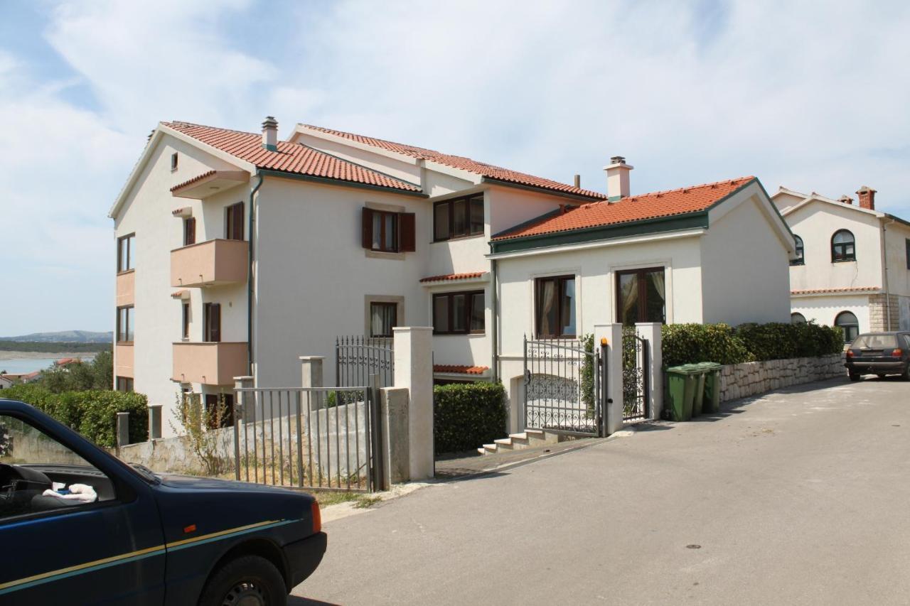 Family Friendly Apartments With A Swimming Pool Povljana, Pag - 244 Εξωτερικό φωτογραφία