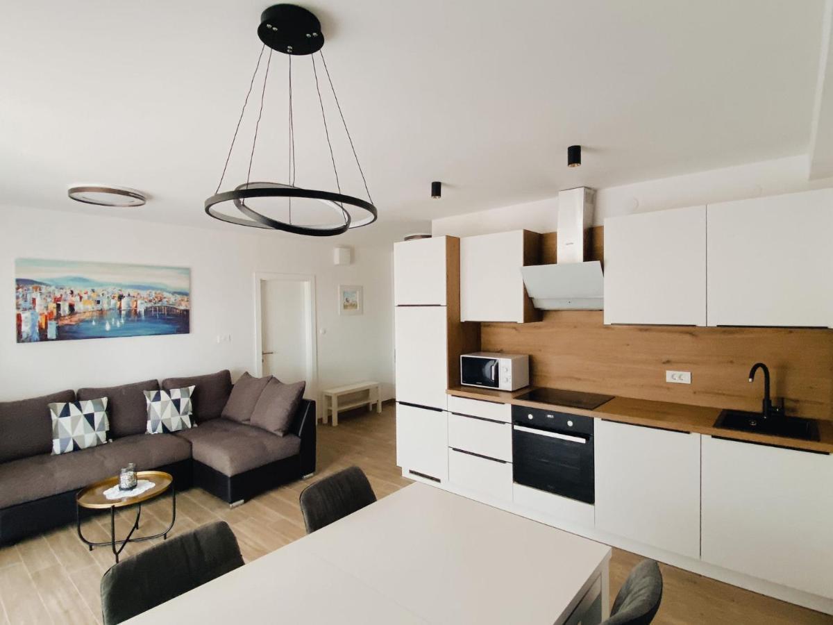 Family Friendly Apartments With A Swimming Pool Povljana, Pag - 244 Εξωτερικό φωτογραφία