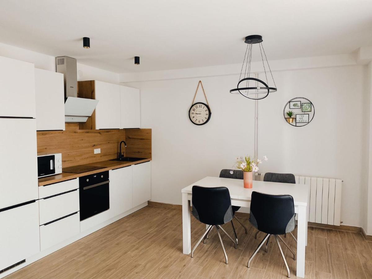 Family Friendly Apartments With A Swimming Pool Povljana, Pag - 244 Εξωτερικό φωτογραφία