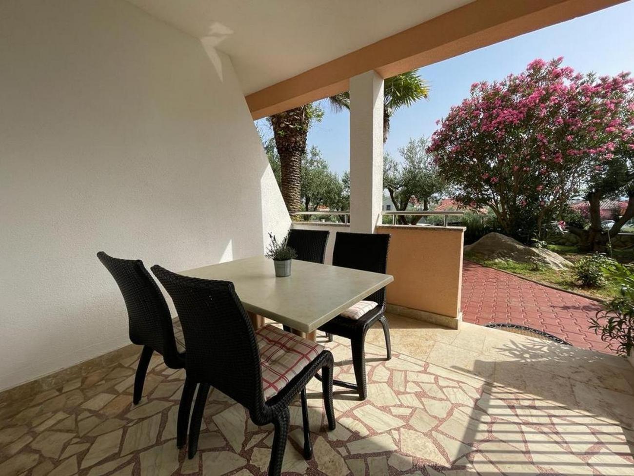 Family Friendly Apartments With A Swimming Pool Povljana, Pag - 244 Εξωτερικό φωτογραφία