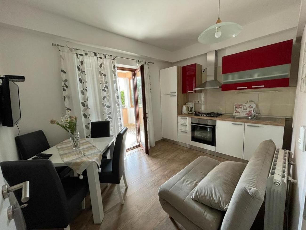 Family Friendly Apartments With A Swimming Pool Povljana, Pag - 244 Εξωτερικό φωτογραφία